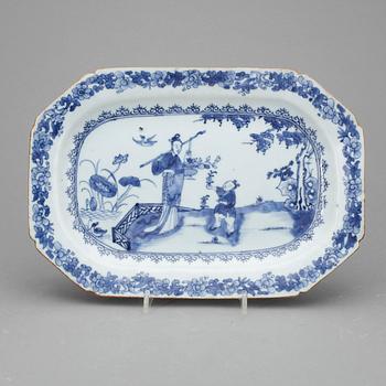 STEKFAT, porslin, Kina, Qing dynastin, Qianlong, 1700-tal.