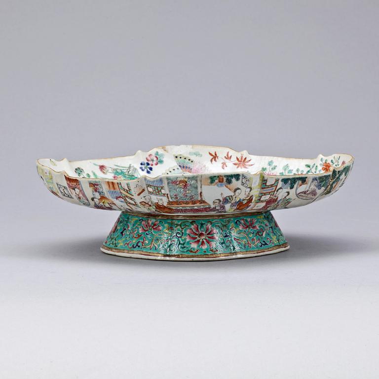 A famille rose Canton tazza, Qing dynasty, 19th Century.