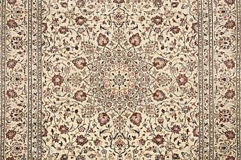 A carpet, Kashan, ca 340 x 238 cm.