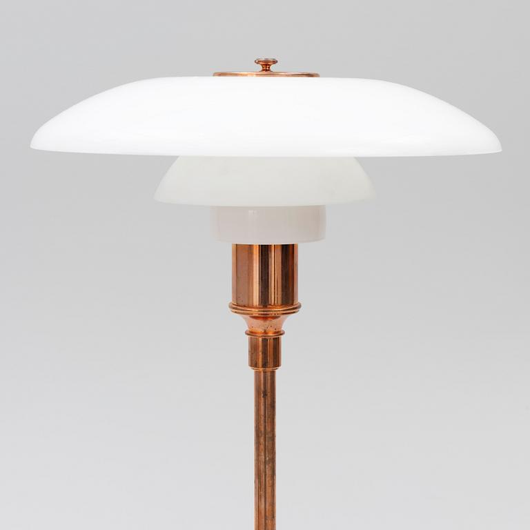 Poul Henningsen, golvlampa, "PH3½-2½.", Louis Poulsen, Danmark, 2000-tal.