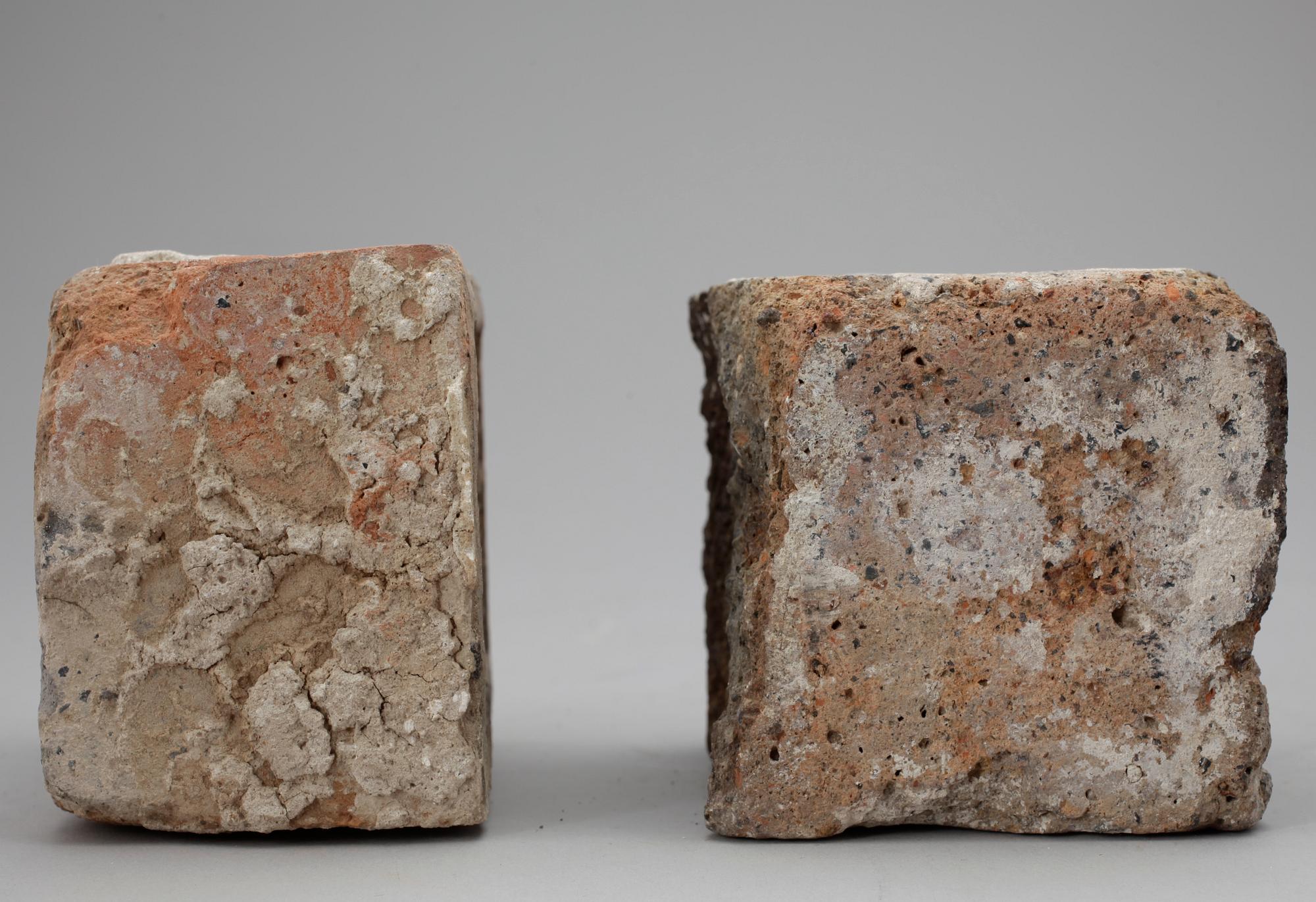 TEGEL, 2 delar, renässans, 1500-tal.