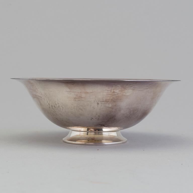 HARALD NIELSEN, a silver bowl from Georg Jensen, Denmark.