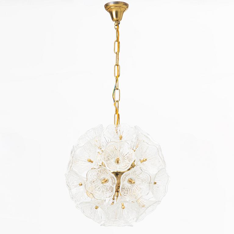 A ceiling lamp from the latter half of the 20th century.