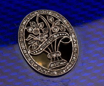 ETUI, emalj på silver. Ej identifierbar stämpel. Europa. 1800/1900-tal.
