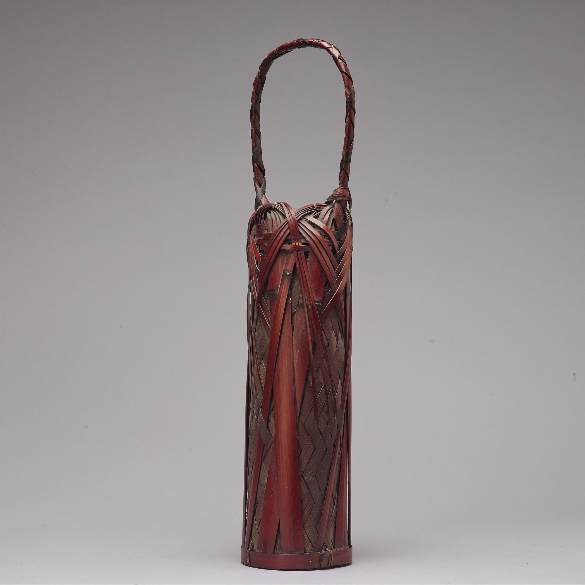 A Japanese tray, miniature pagoda and basket, early 20th Century.