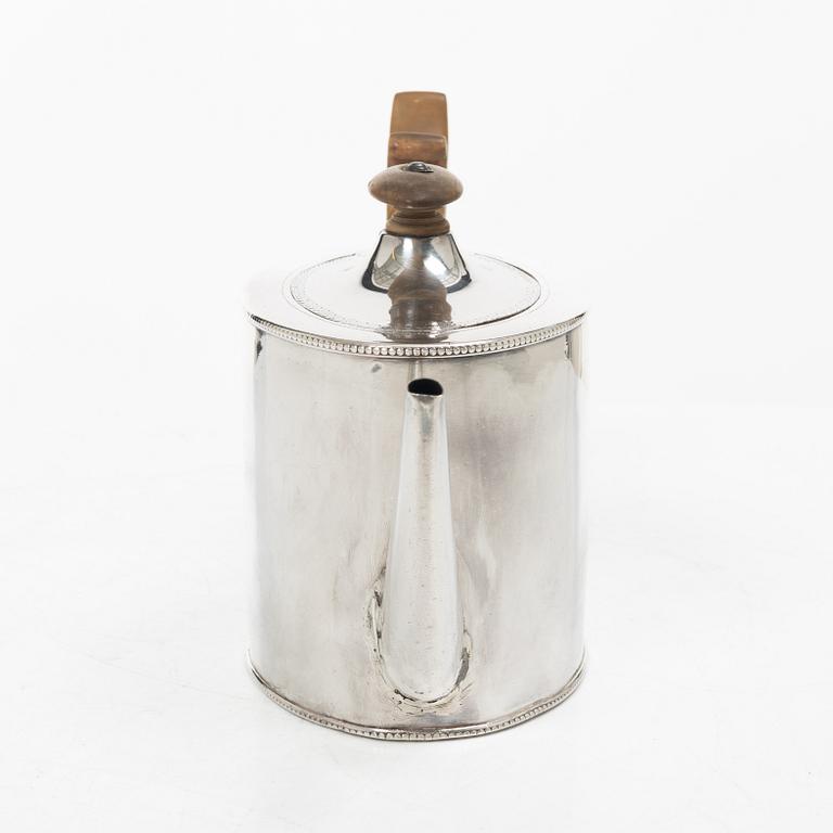 Tekanna, silver, London 1784.