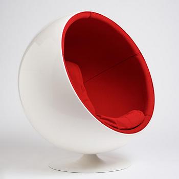 Eero Aarnio, a "Ball Chair", Adelta, Finland, post 1996.