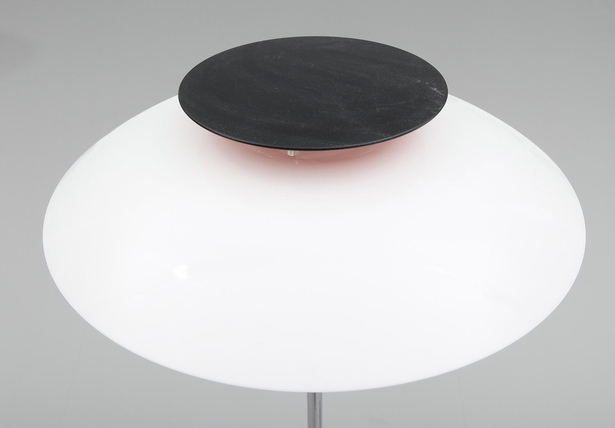 GOLVLAMPA, PH-80, Poul Henningsen för Louis Poulsen.