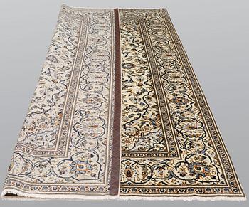 A carpet, Kashan, ca 297 x 200 cm.