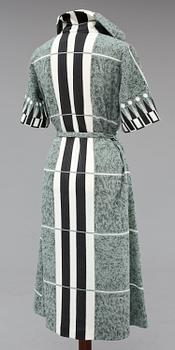 KLÄNNINGAR, 3 st, Maud Fredin Fredholm, 1900-talets andra hälft.