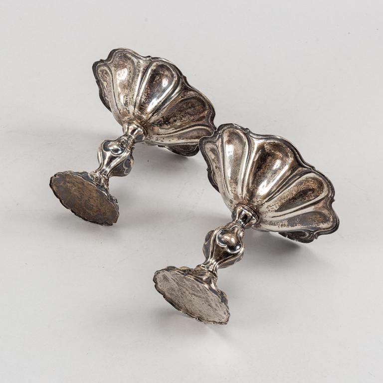 August Friedrich Krollpfeifer, uppsatsskålar, ett par, silver, Helsingborg 1872.