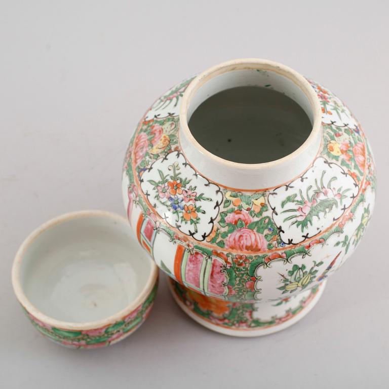 LOCKURNA, porslin, Kina, Kanton, 1800-talets mitt.