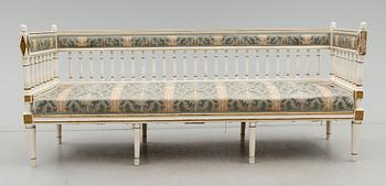 SOFFA, sengustaviansk, omkring år 1800.