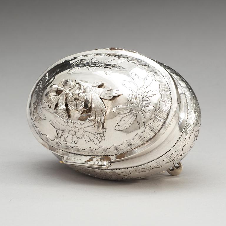 A Swedish 18th century silver sugar-box, makers mark of  Lorenz Vick, Ulricehamn 1777.