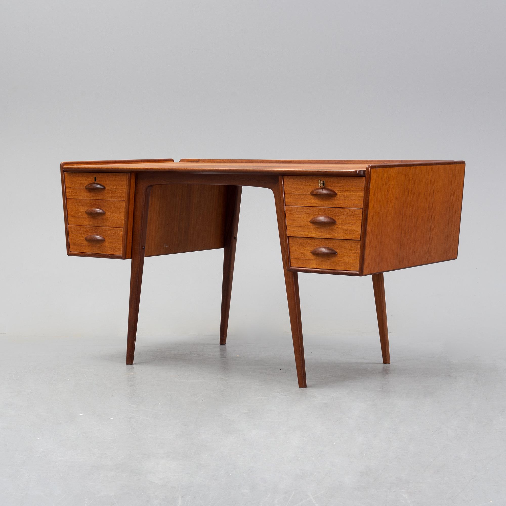 An 'Uddebo' writing desk by Svante Skogh for Balder, 1950's.