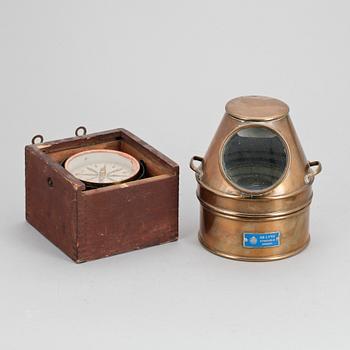 SKEPPSKOMPASSER, 2 st, bl.a. AB Lyth Stockholm, 1900-tal.