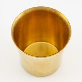 Six Swedish 18 carat gold small beakers, marks of Kurt Ribbhagen AB, Stockholm 1974.