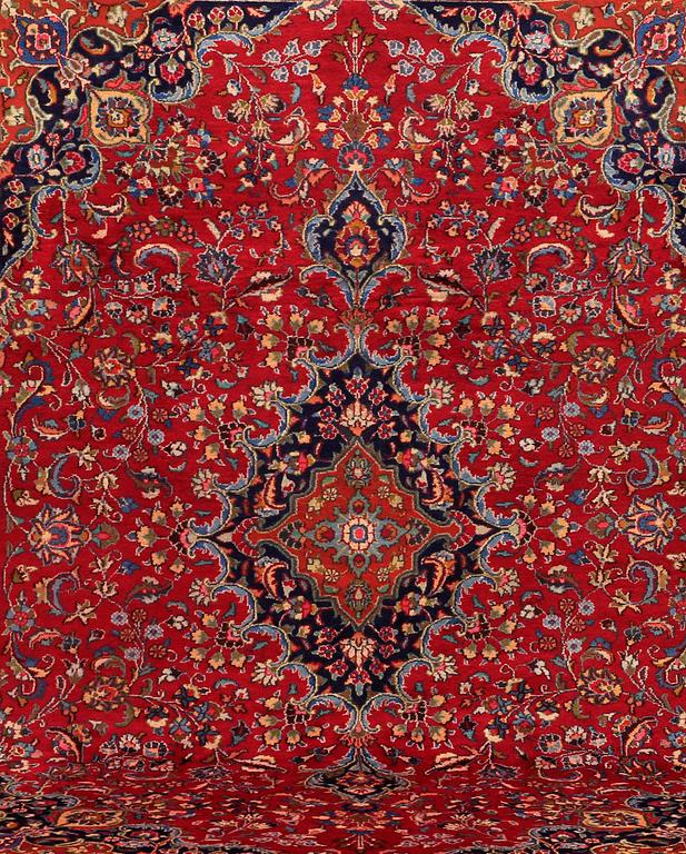 A CARPET, Meshed, ca 340 x 255 cm.