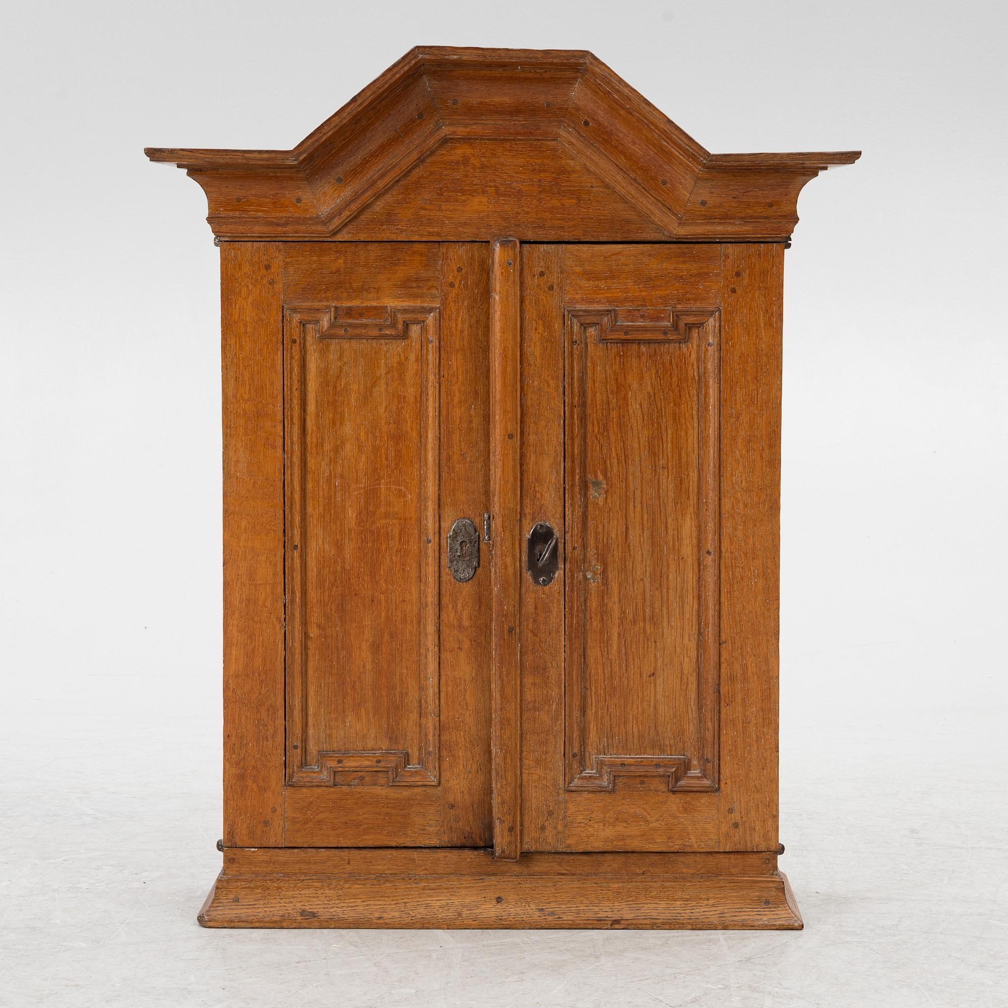 Wall cabinet, 18th-19th century.