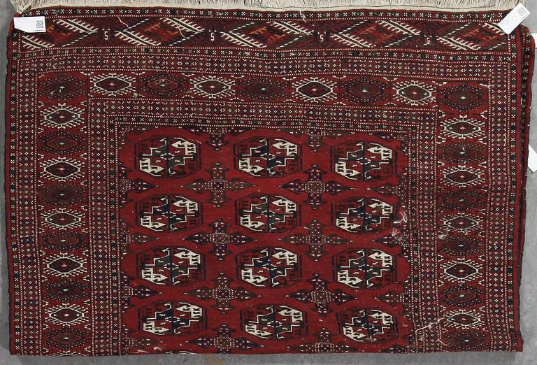 MATTA, tekke, ca 220 x 159 cm.