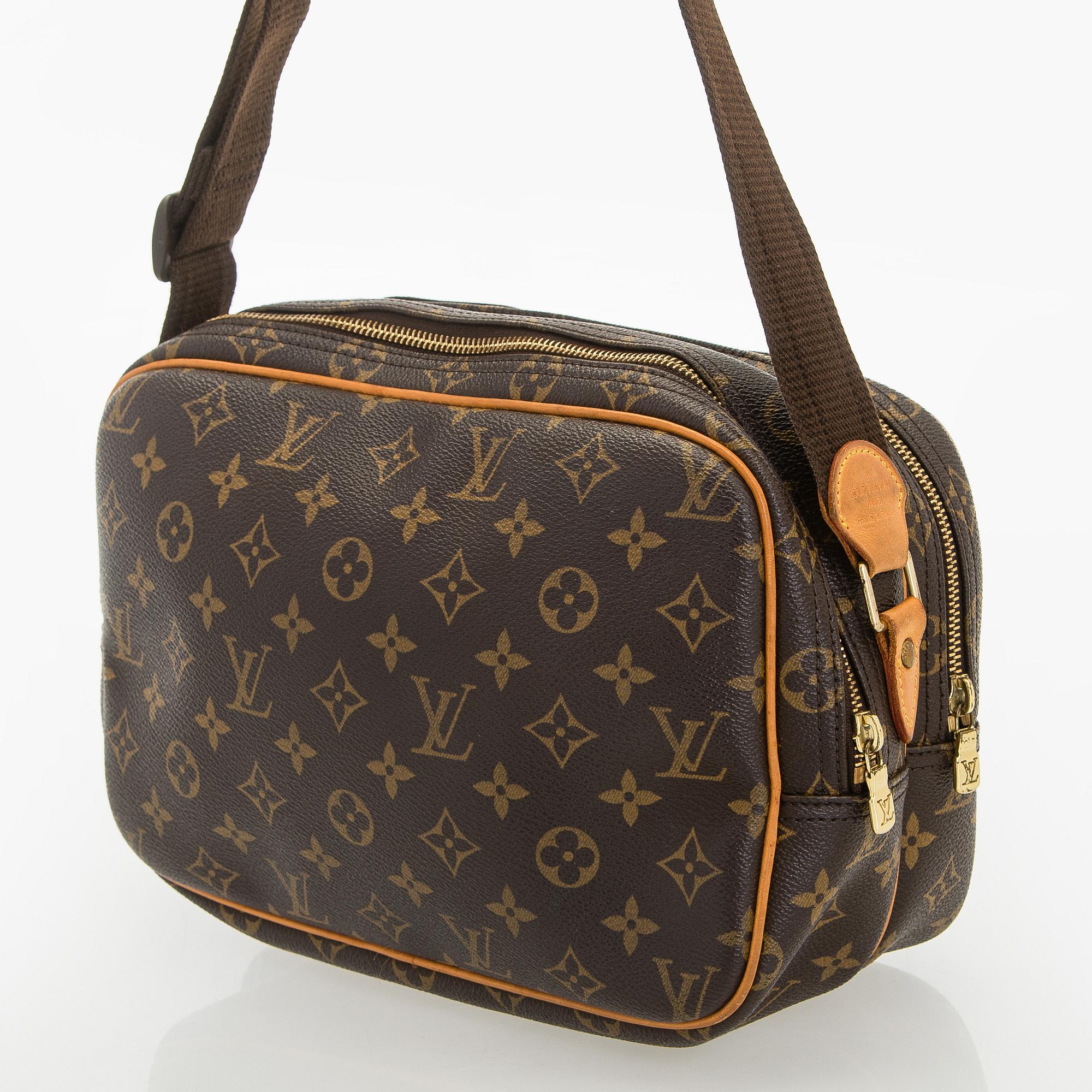 Louis Vuitton, a Monogram Canvas 'Reporter PM' shoulder bag.