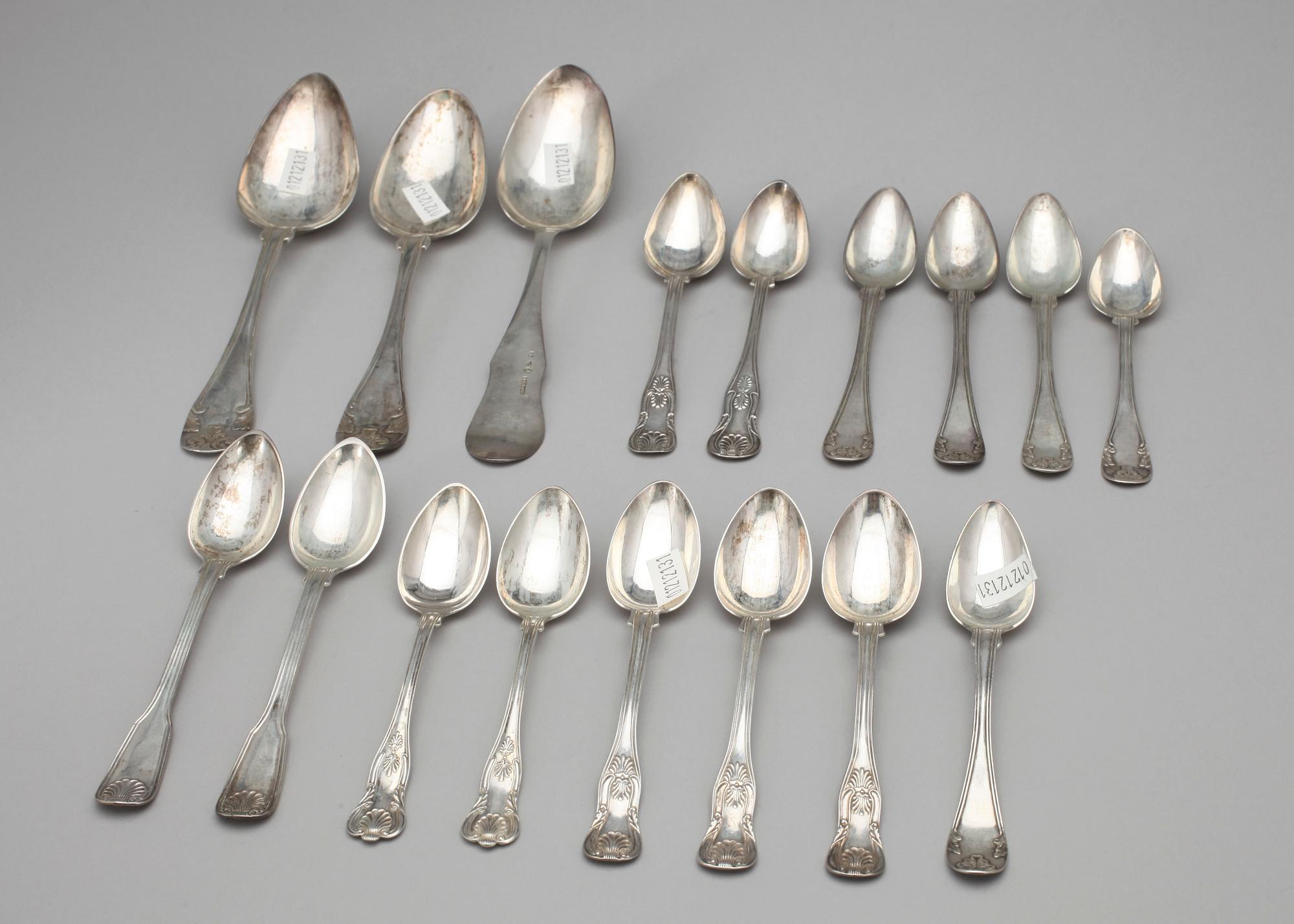 SKEDAR, 17 st, silver, bland annat Otto Magnus Krook, Nyköping, 1823. Total vikt ca 455g.