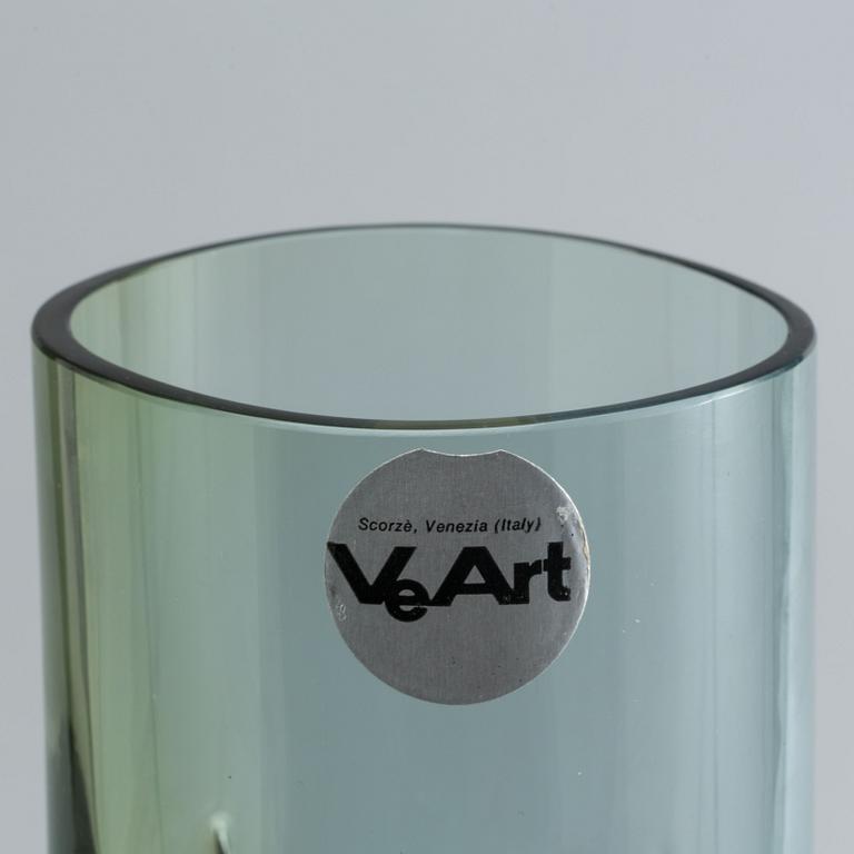 A TONI ZUCCHERIE SCORZE VEART GLASS VASE, around 1970.