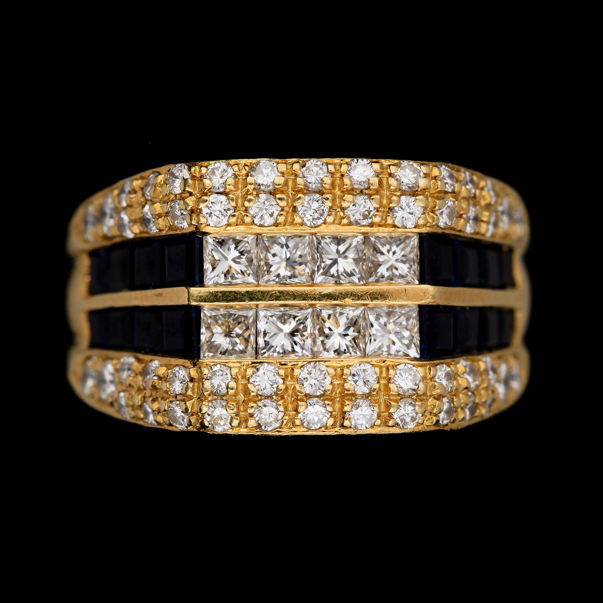 RING, blå safirer, tot. 1.12 ct och briljant- och carréslipade diamanter tot ca1 ct.