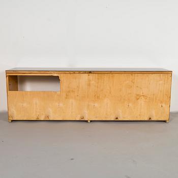 Artek Design, sideboard beställningsarbetet tillverkare O.Y. Huonekalu- ja Rakennustyötehdas A.B., 1952.