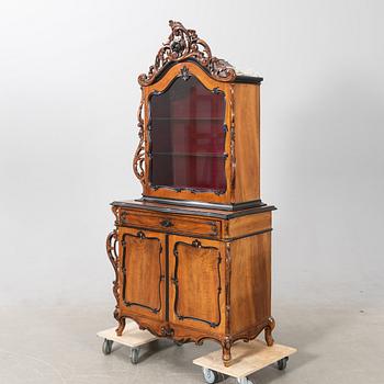 Display cabinet, neo-Rococo, late 19th century.