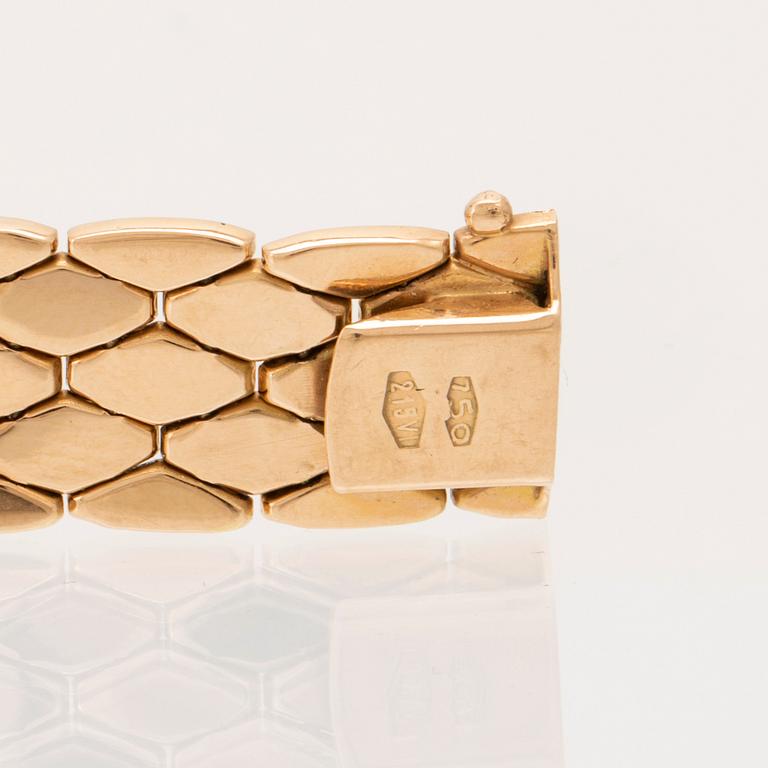 An 18K gold bracelet from Vicenza Italy.