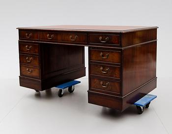 HURTSSKRIVBORD, England, 1900-talets andra hälft.