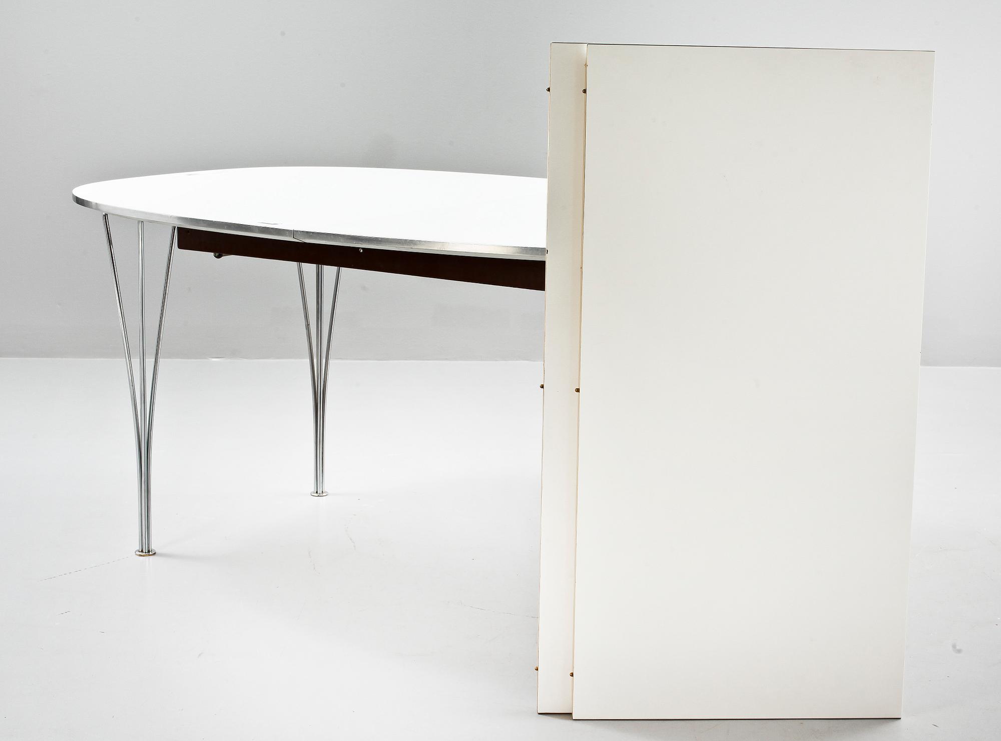 BORD, "Superellips", Bruno Mathsson & Piet Hein, Fritz Hansen, Danmark.