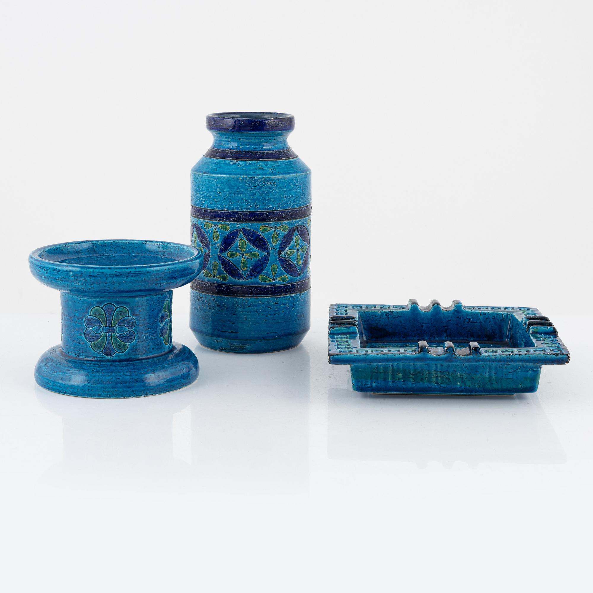 Aldo Londi, a stoneware ashtray, vase and stand, Bitossi, Italy.