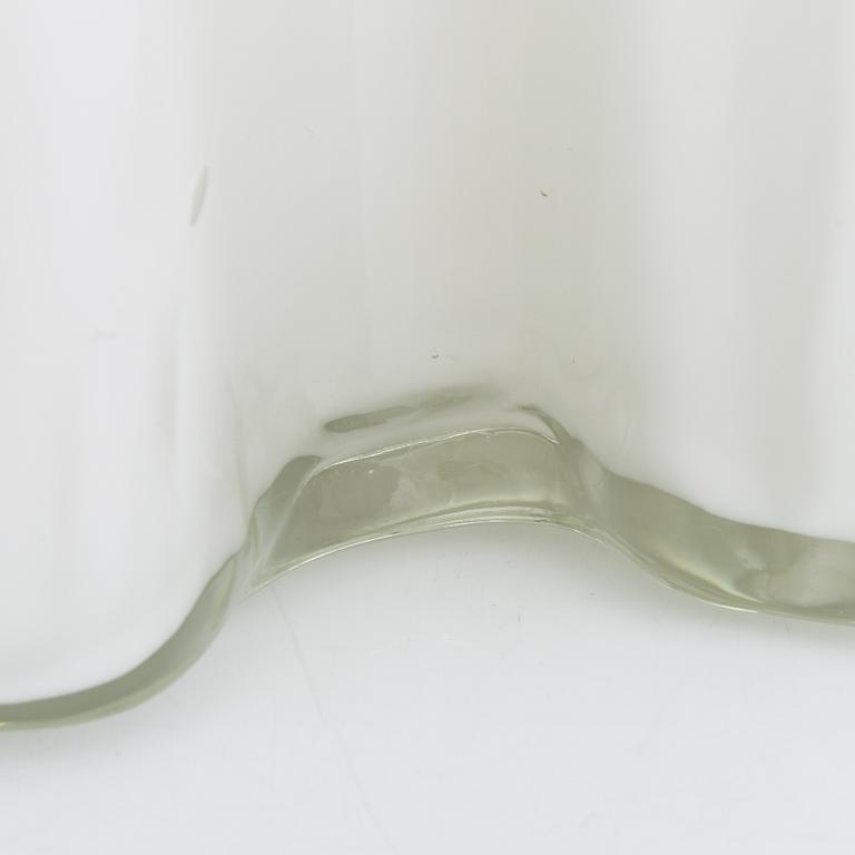 Alvar Aalto, a '3031' vase signed Alvar Aalto 3031.