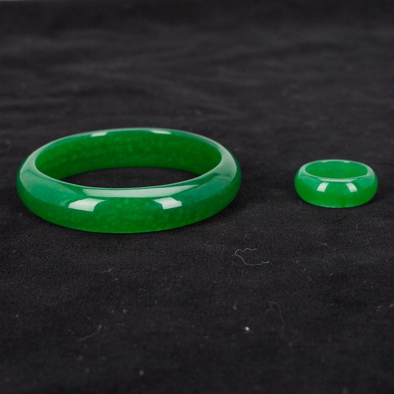 ARMRING och RING, sten. 2000-tal.