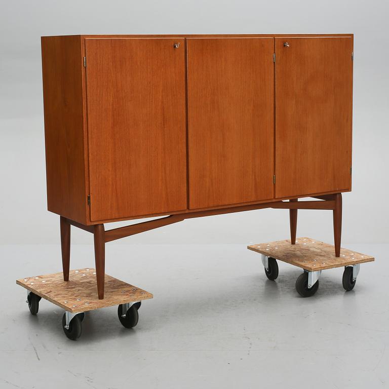 SIDEBOARD, 1900-talets tredje kvartal.