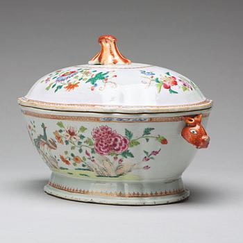 A famille rose 'double peacock' tureen with cover, Qing dynasty, Qianlong (1736-95).