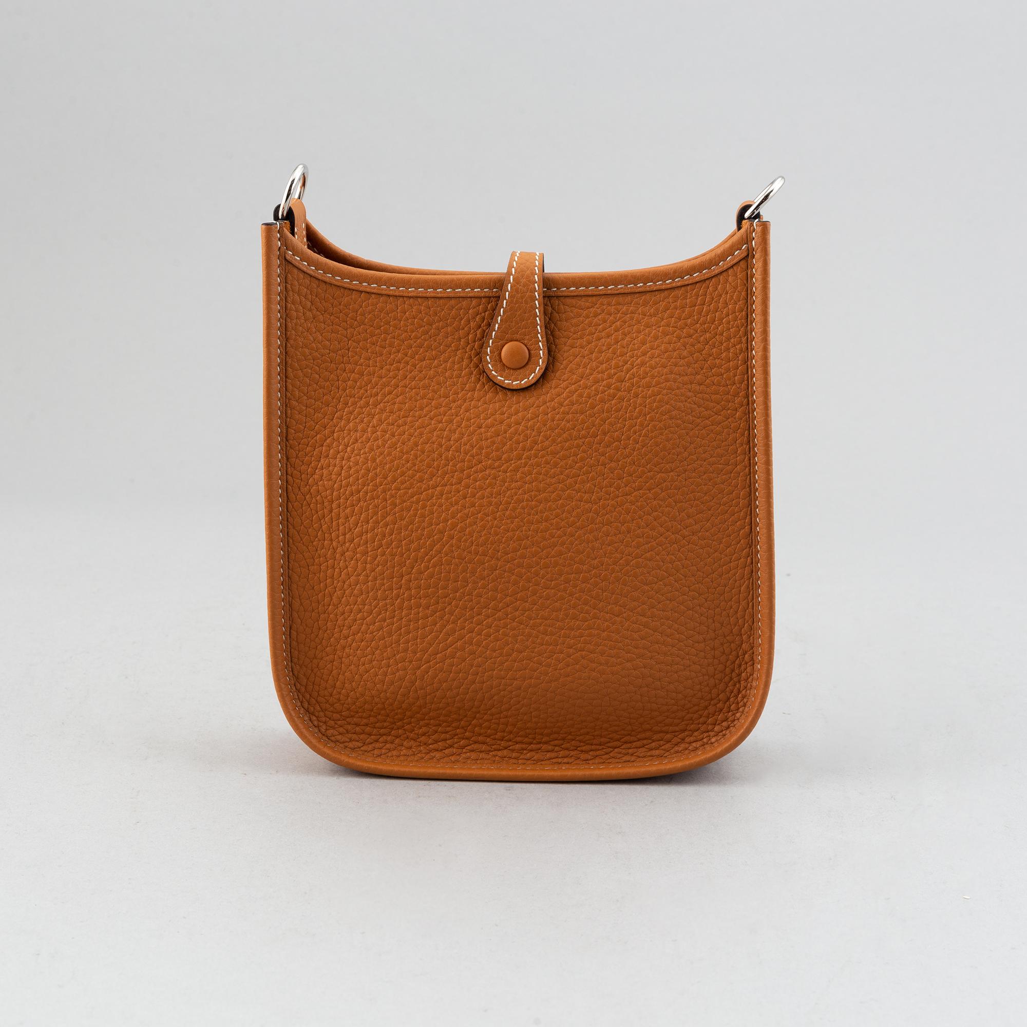 Hermès, an 'Evelyn' leather handbag.