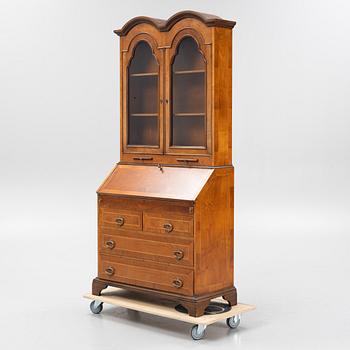 Writing cabinet with glass cabinet top, late Baroque style, 20th century.