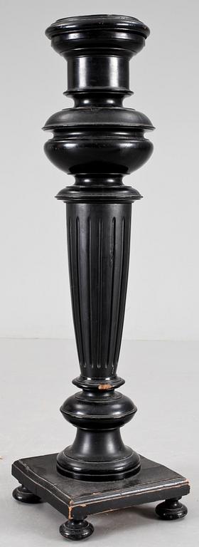 PIEDESTAL, nyrenässans, 1800-talets slut.