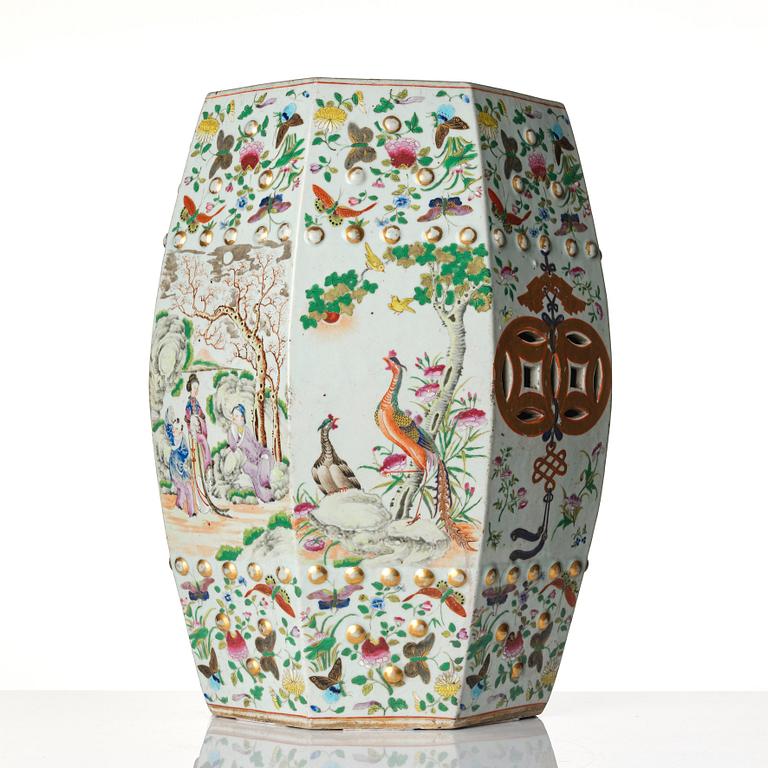 Trädgårdspall, porslin. Qingdynastin, Kanton, 1800-tal.