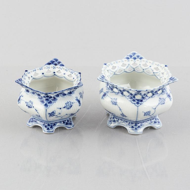 Two 'Blue Fluted Full Lace' / 'Musselmalet' porcelain sugar bowls, model 1112 and 1113, 20th century.