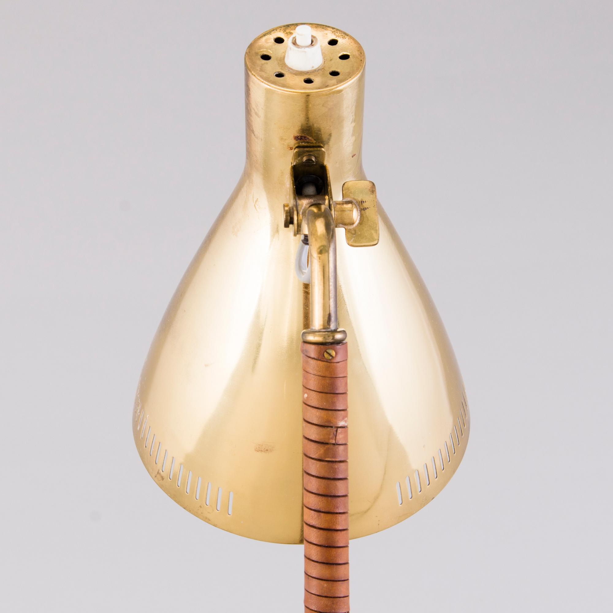 PAAVO TYNELL, bordslampa, modell 9224, Taito Oy, 1900-talets mitt.