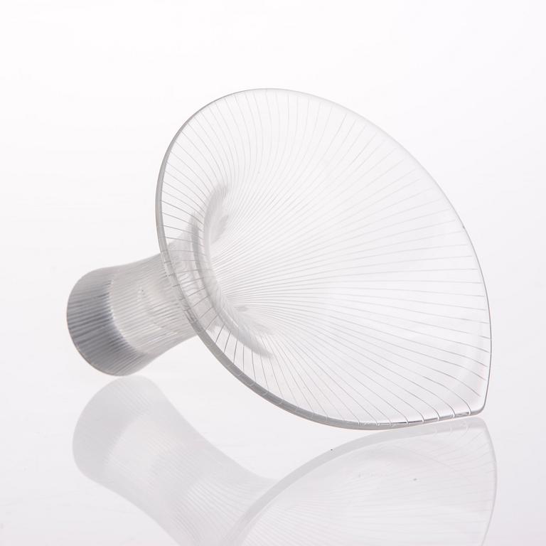 KONSTGLAS, 2 st, sign. Tapio Wirkkala 3122 respektive Iittala -55.