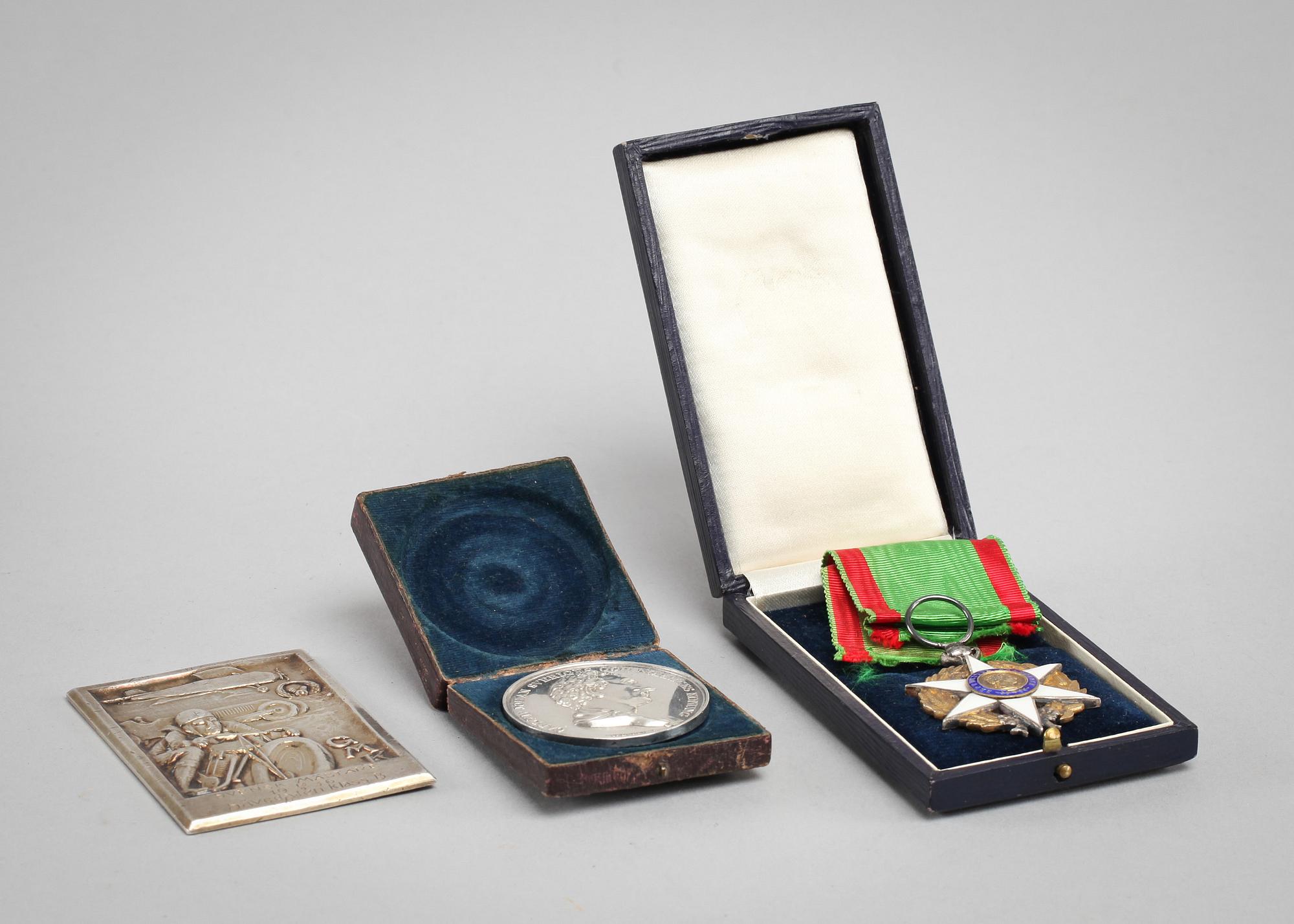 ORDEN, MEDALJ OCH MYNT, 3 delar, silver mm.