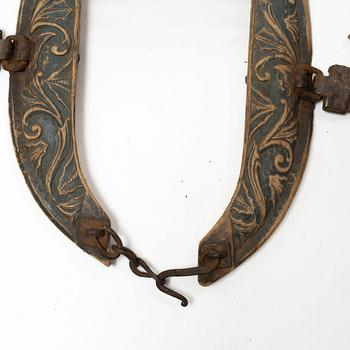 Lokor, ett par, Allmoge, troligen Hälsingland, 1700-tal.