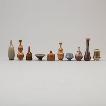 JOHN ANDERSSON, miniatyrer, 10 st, stengods, signerade, Höganäs, 1900-talets andra hälft.
