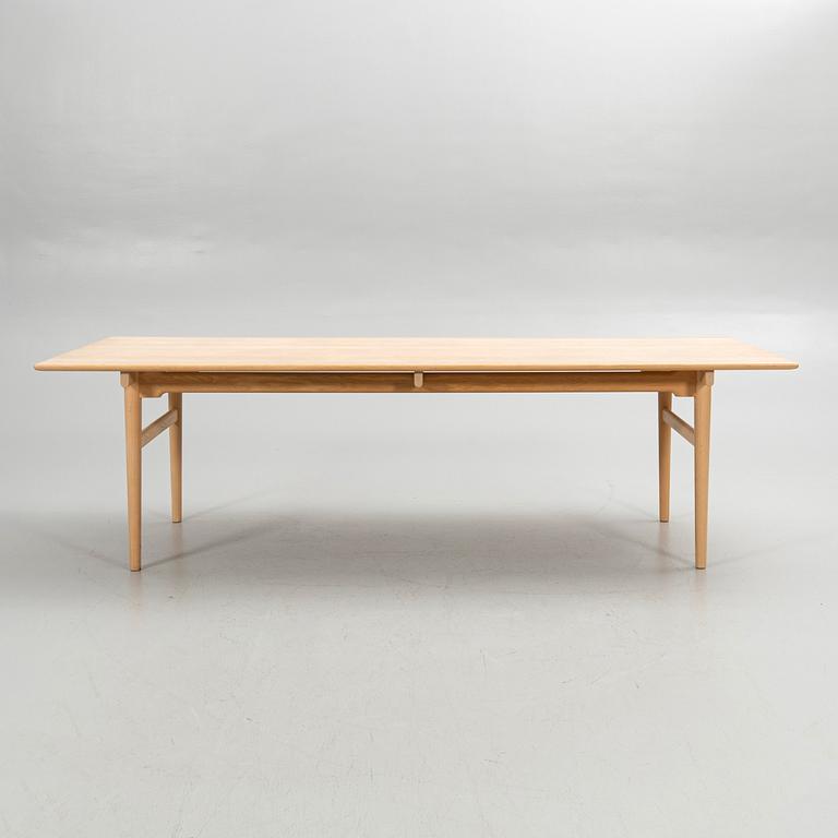 Hans J. Wegner, Matbord, "CH327", 2000-tal.