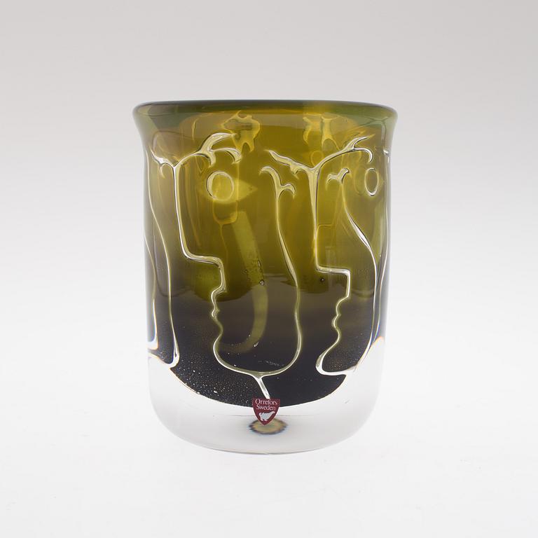 An Ariel 'Ansikten' glass vase from Orrefors Gallery, 1985.